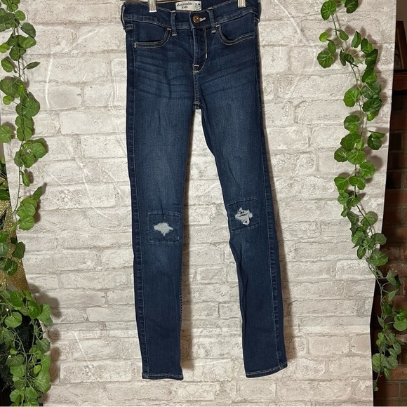 Abercrombie Kids Jeans Kids Sz 11/12 SLIM Dark Denim Super Skinny Distressed - Picture 1 of 8